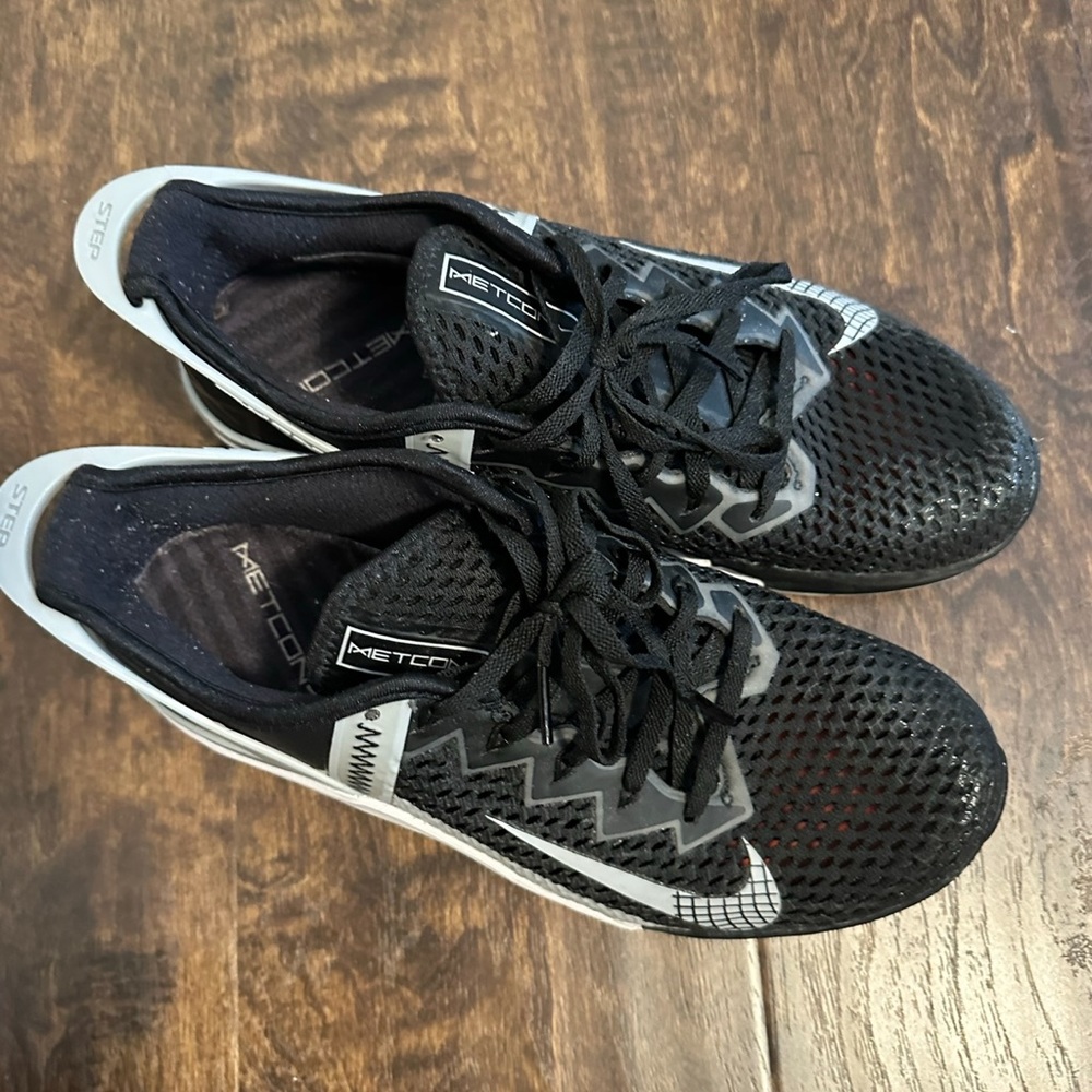 Men's Nike sneakers - like new!